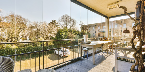 Puertas y Ventanas Aislantes de Aluminio / PVC Vinebre · Cortinas de Cristal